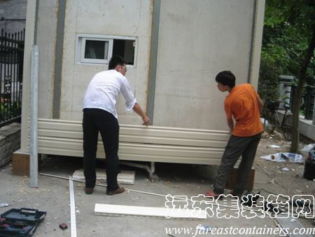 集裝箱式活動住宅外墻安裝現場